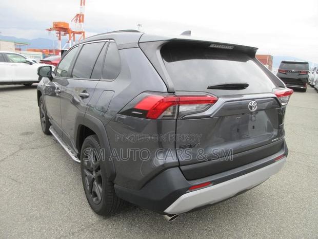 Toyota RAV4 2022 Gray