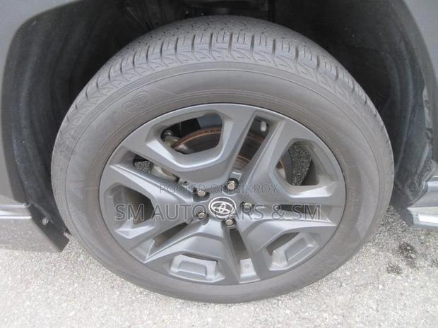 Toyota RAV4 2022 Gray