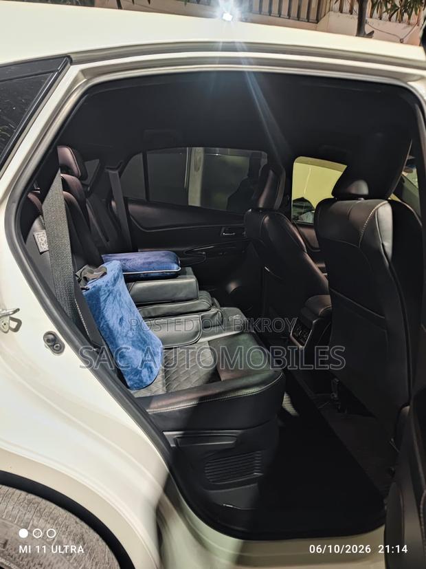 Toyota Harrier 2.0 2019 Pearl