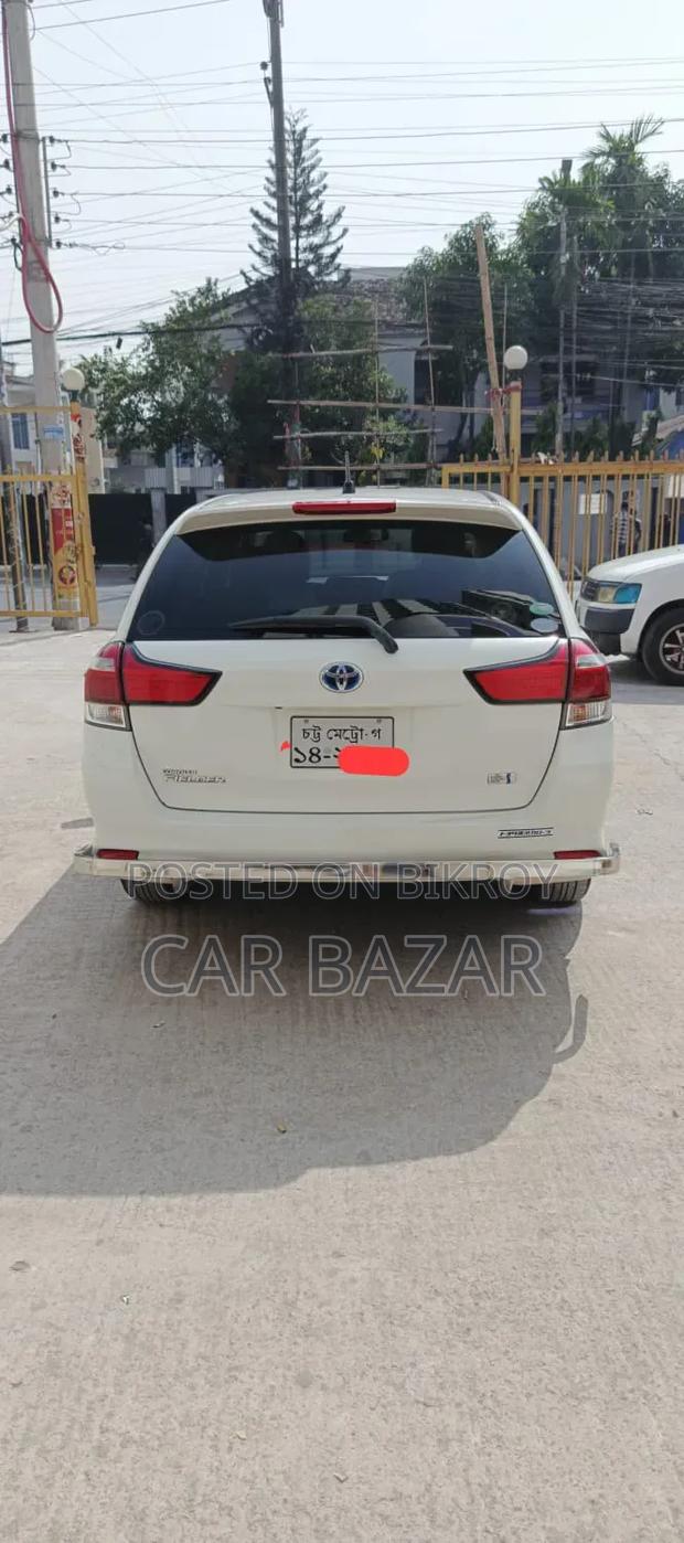 Toyota Corolla Fielder 1.5 Hybrid FWD 2016 Pearl