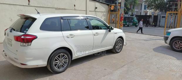 Toyota Corolla Fielder 1.5 Hybrid FWD 2016 Pearl