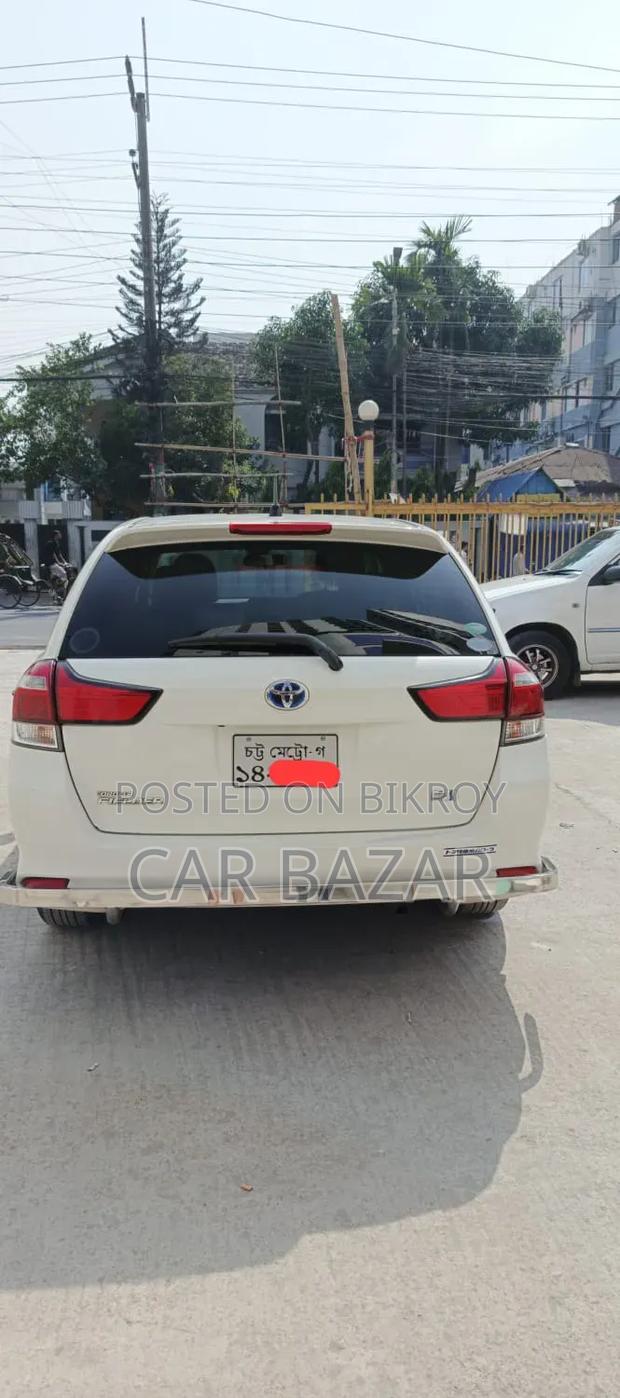 Toyota Corolla Fielder 1.5 Hybrid FWD 2016 Pearl