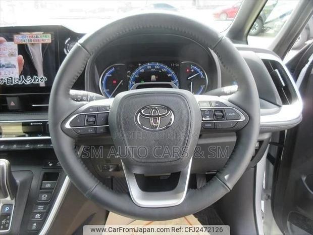 New Toyota Voxy 2025 Pearl