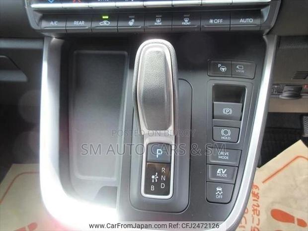 New Toyota Voxy 2025 Pearl