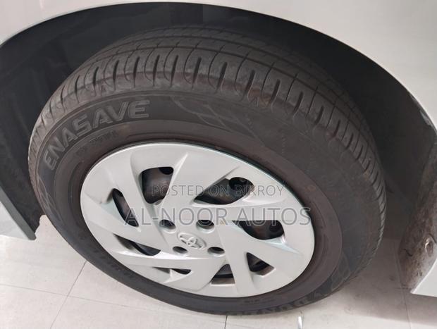 Toyota Noah 2021 Silver