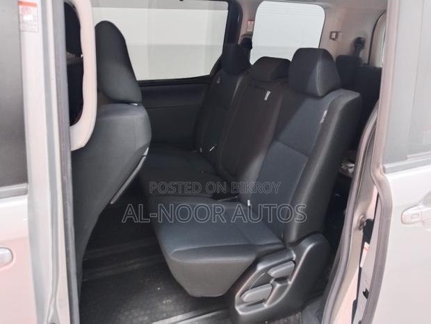 Toyota Noah 2021 Silver