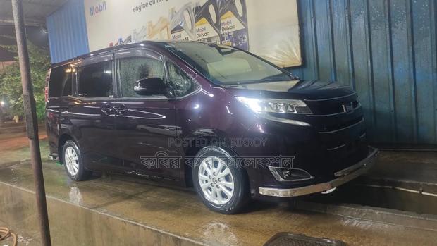 Toyota Noah 2019 Purple