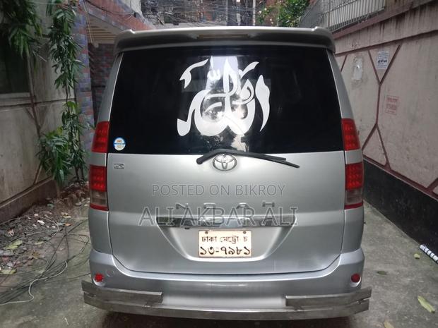 Toyota Noah 2004 Silver
