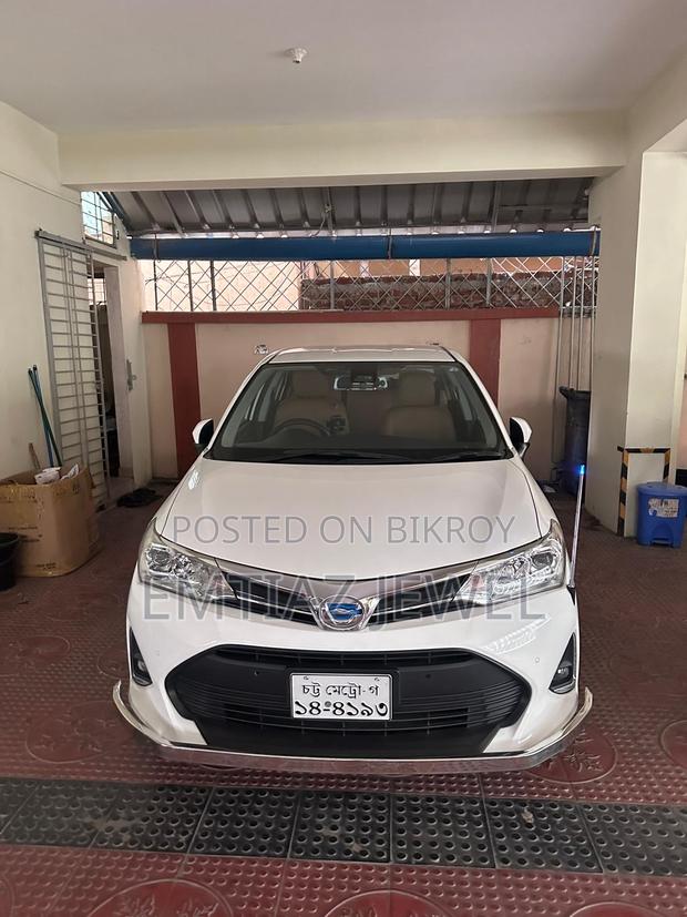 Toyota Axio 1.5 Hybrid 2WD 2018 White