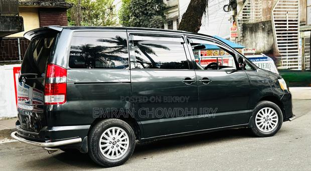 Toyota Noah 2002 Black