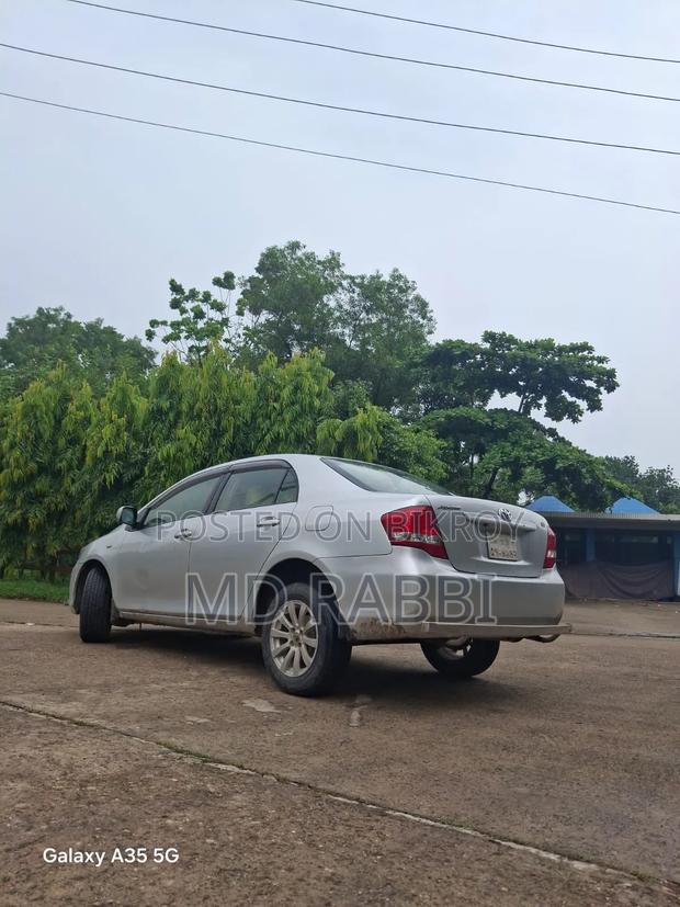 Toyota Axio 2010 Silver