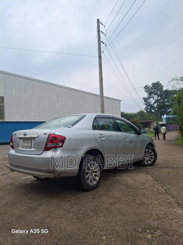 Toyota Axio 2010 Silver