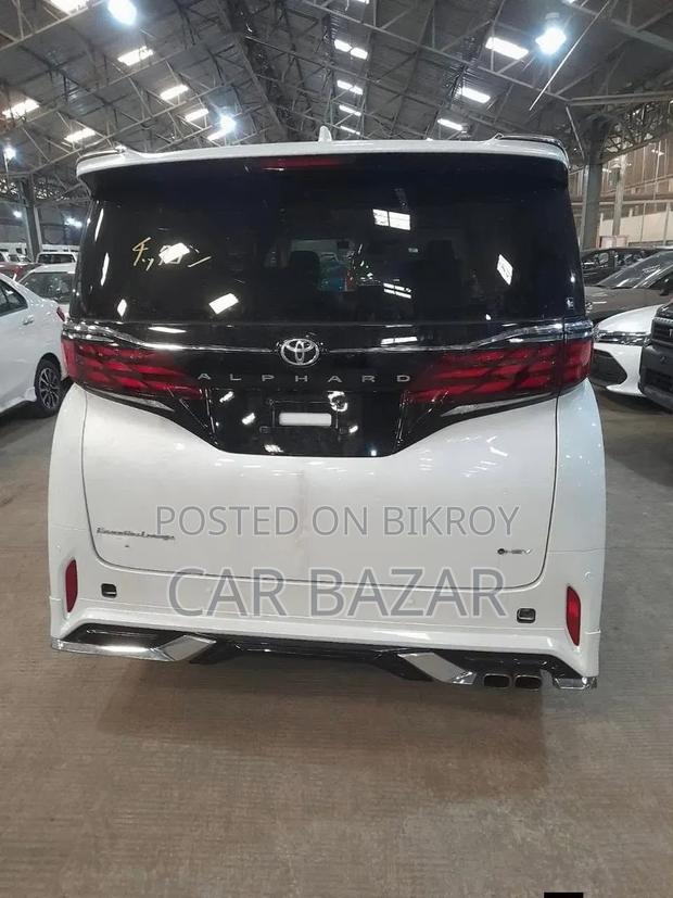 Toyota Alphard 2023 Pearl