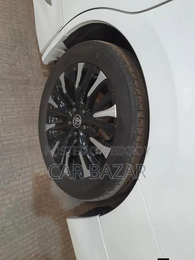 Toyota Alphard 2023 Pearl
