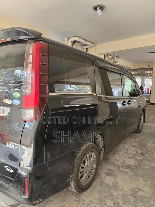 Toyota Noah 2014 Black