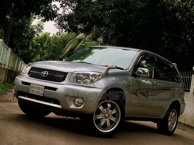 Toyota RAV4 2025 Silver