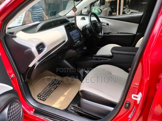 Toyota Prius 2019 Maroon