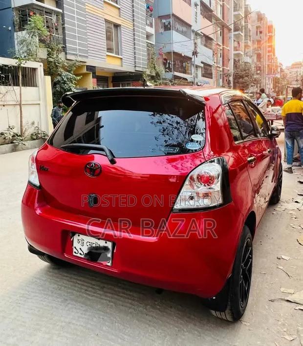 Toyota Vitz 2005 Red
