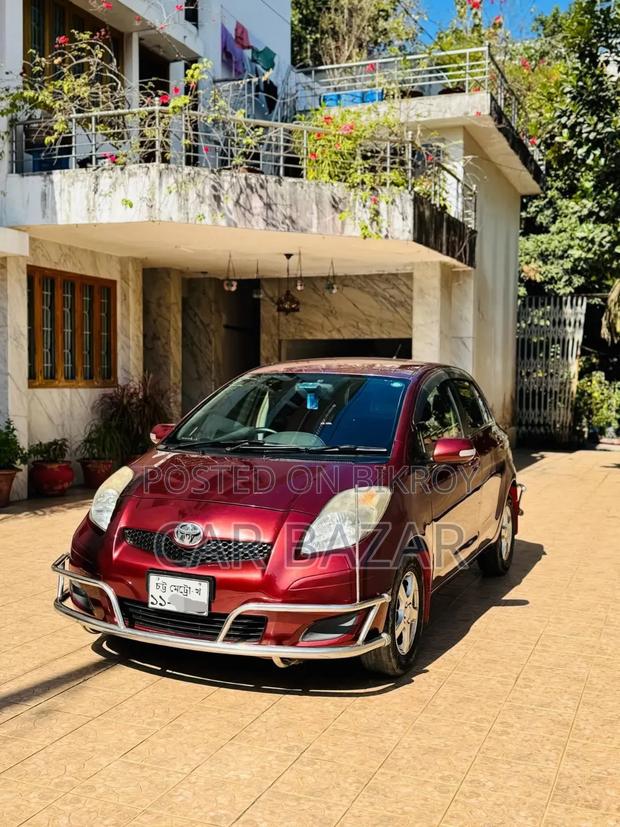 Toyota Vitz 2009 Maroon