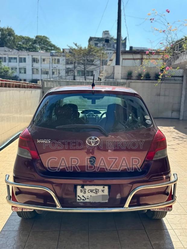 Toyota Vitz 2009 Maroon