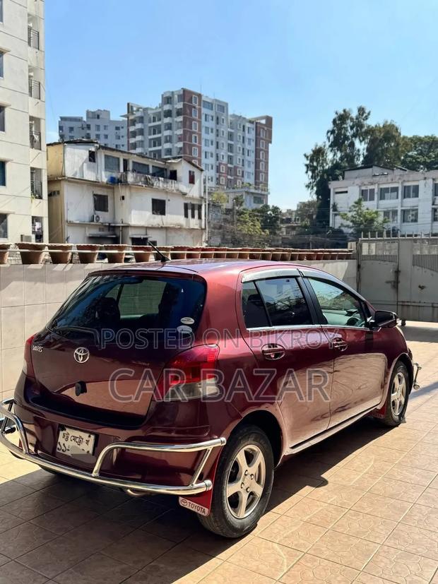 Toyota Vitz 2009 Maroon