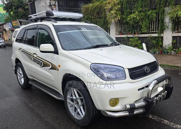 Toyota RAV4 2005 White