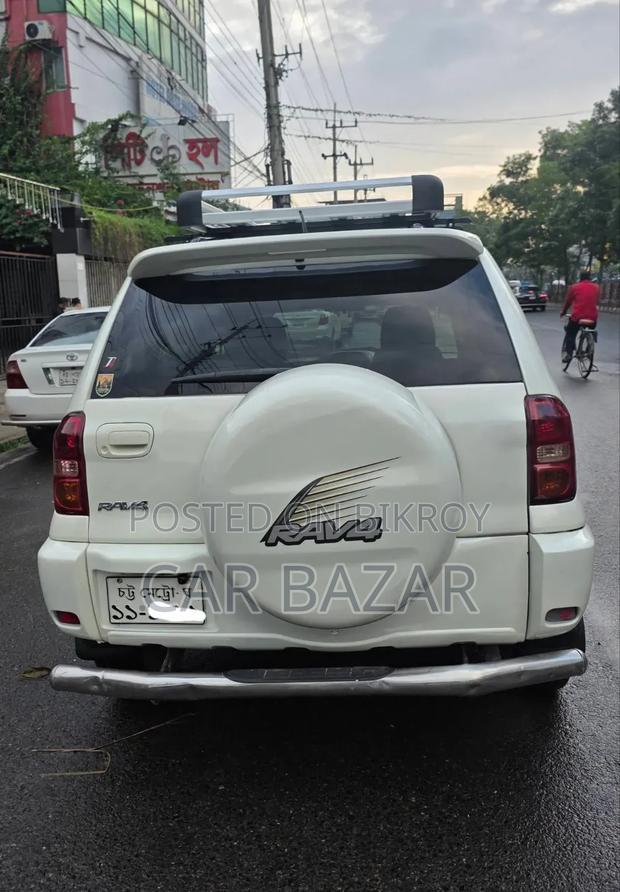 Toyota RAV4 2005 White