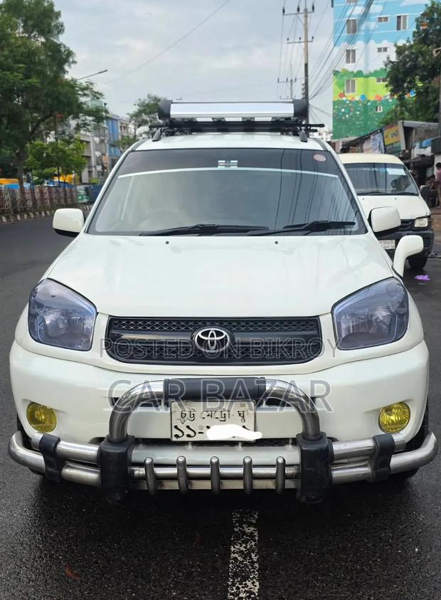 Toyota RAV4 2005 White