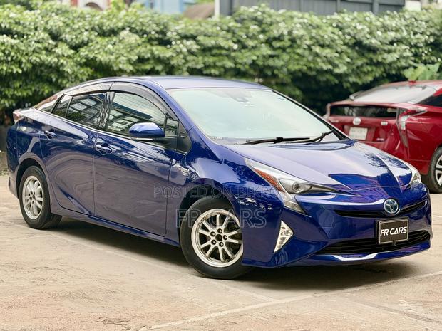 Toyota Prius 4dr Hatchback (1.8L 4cyl Gas/Electric Hybrid CVT) 2016