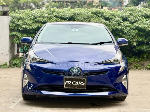 Toyota Prius 4dr Hatchback (1.8L 4cyl Gas/Electric Hybrid CVT) 2016
