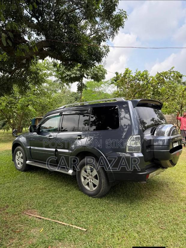 Mitsubishi Pajero 2007 Gray