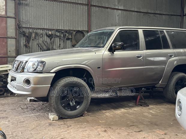 Nissan Patrol 2004 Silver