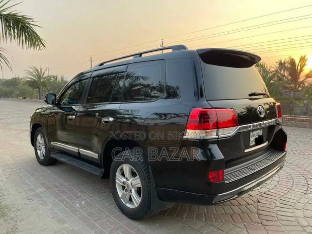 Toyota Land Cruiser 4.5 V8 GX-R 2015 Black