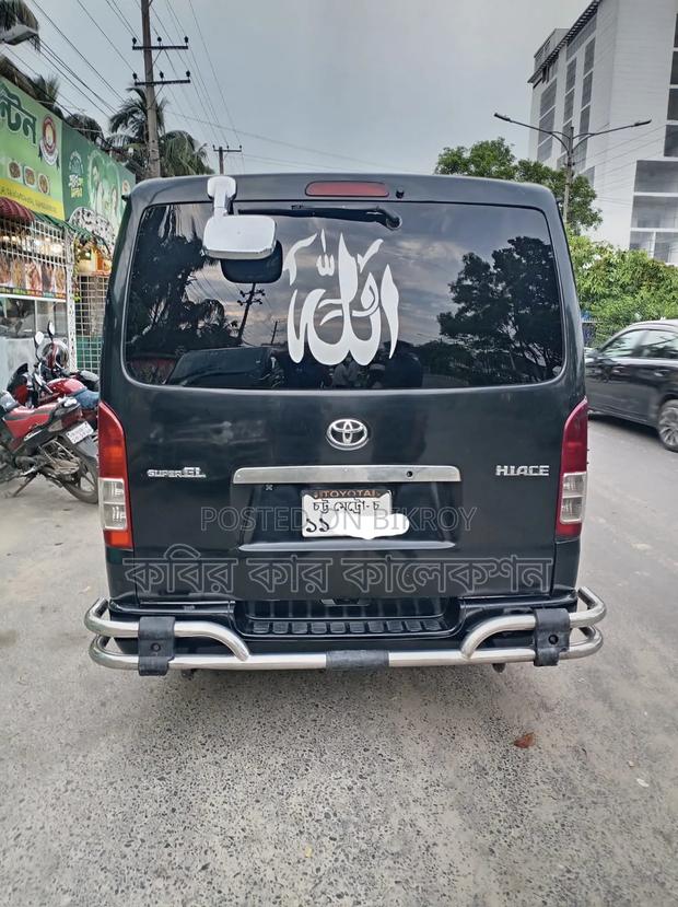 Toyota HiAce 2005 Black