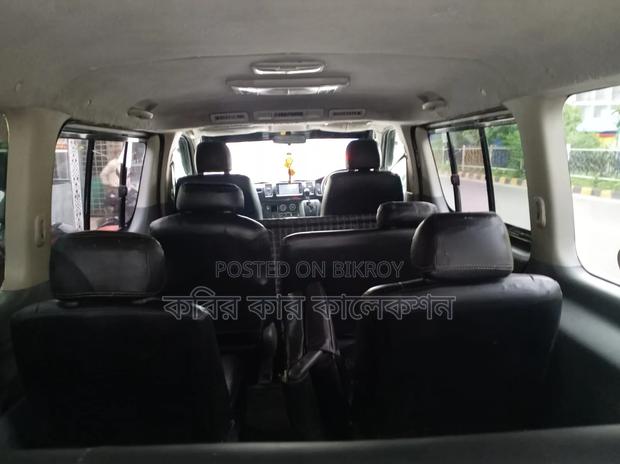 Toyota HiAce 2005 Black