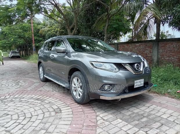 Nissan X-Trail 2.0 Hybrid FWD 2016 Gray