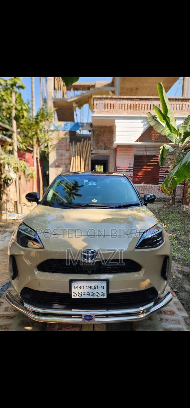 Toyota Corolla Cross Hybrid S AWD 2024 Gold