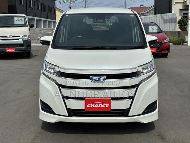 Toyota Noah 2021 Pearl