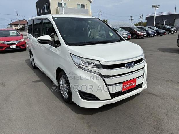 Toyota Noah 2021 Pearl