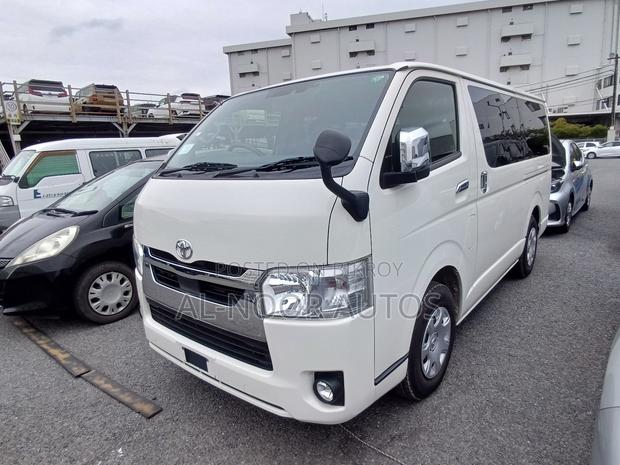 Toyota HiAce 2021 White