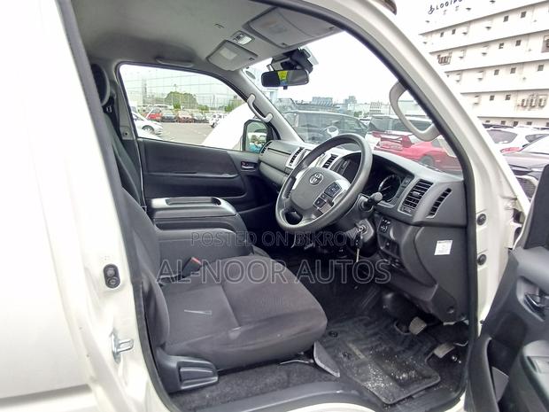Toyota HiAce 2021 White
