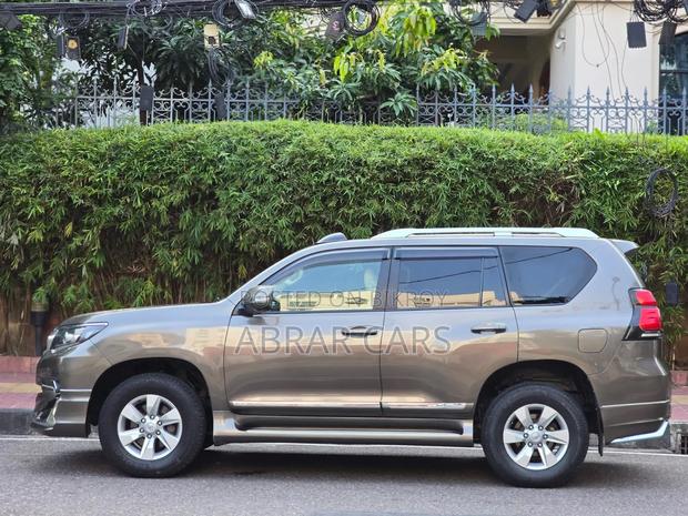 Toyota Land Cruiser Prado 2014