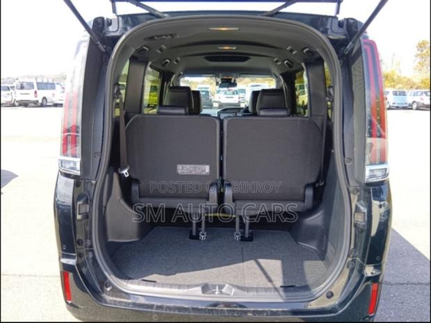 Toyota Esquire 1.8 FWD Hybrid (7 Seater) 2021 Black