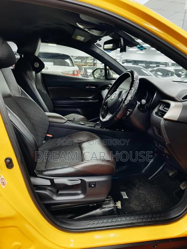 Toyota C-Hr 2018 Yellow