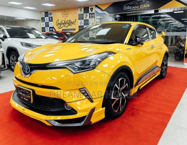 Toyota C-Hr 2018 Yellow