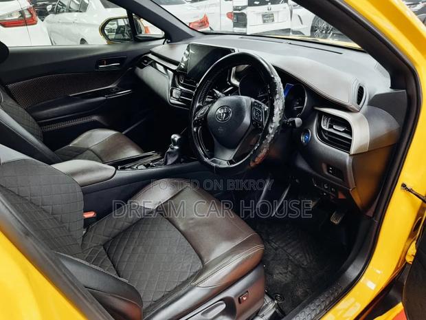 Toyota C-Hr 2018 Yellow