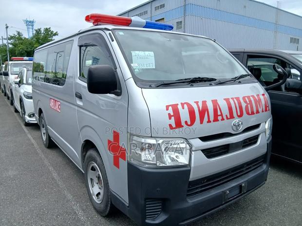 Toyota HiAce 2021 Silver