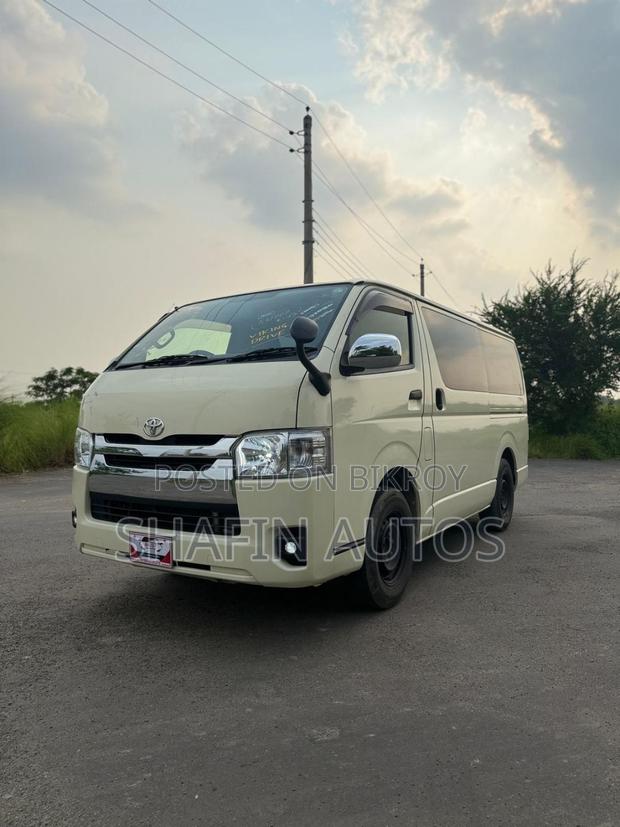 Toyota HiAce 2020 Pearl
