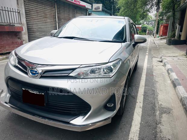 Toyota Corolla Fielder 1.5 Hybrid FWD 2019 Gray