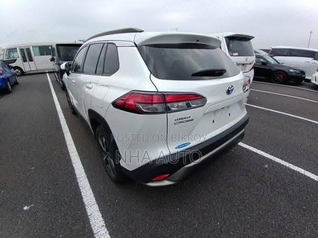 New Toyota Corolla Cross 1.8 Hybrid FWD 2021 Pearl